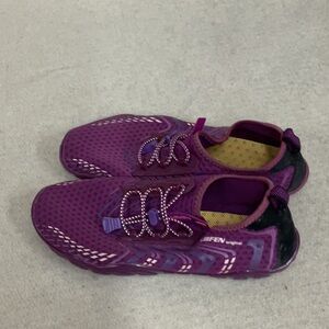 EUC Woman’s UBFEN original sneakers